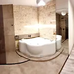 Golden Center Aparthotel 4*