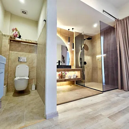 Golden Center Aparthotel