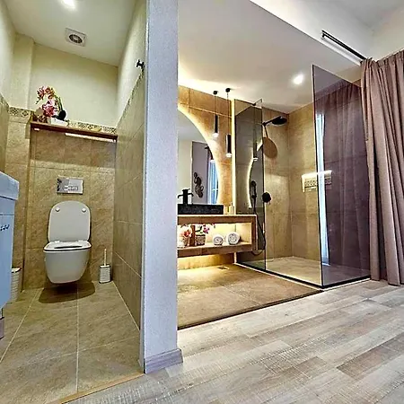 Aparthotel Golden Center 4*