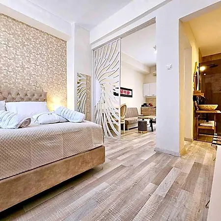 Golden Center Aparthotel