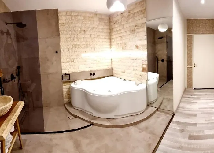 Golden Center Apart-hotel 4*