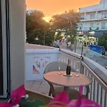 Golden Center Apartahotel