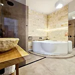Lägenhetshotell Golden Center 4*