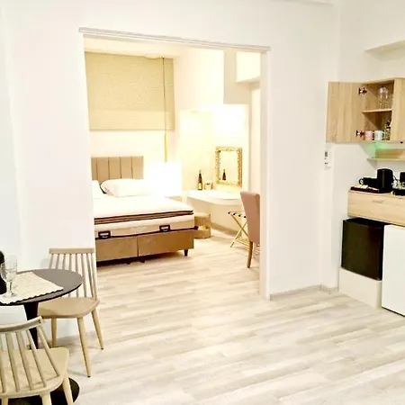 Ξενοδοχείο με διαμερίσματα Golden Center 4*